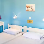 P I G A D I A B A Y Aparthotel