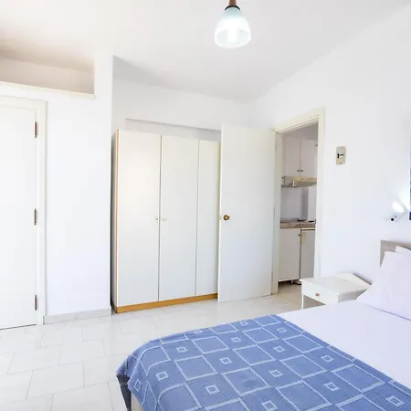 P I G A D I A B A Y 3* Karpathos