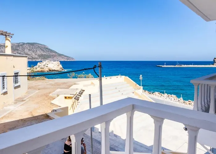 P I G A D I A B A Y 3* Karpathos