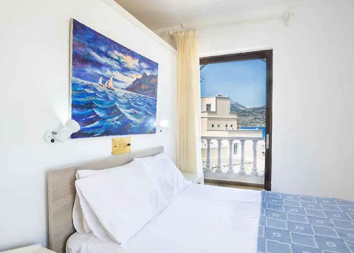 P I G A D I A B A Y Karpathos